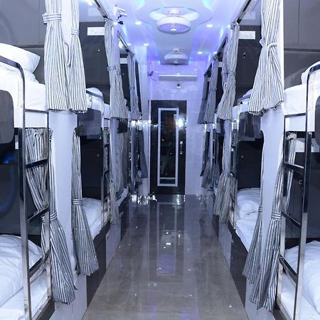 Ocean Dormitory ムンバイ エクステリア 写真