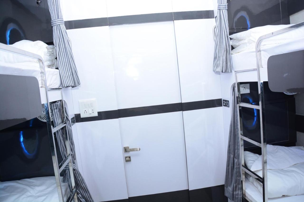 Ocean Dormitory ムンバイ エクステリア 写真