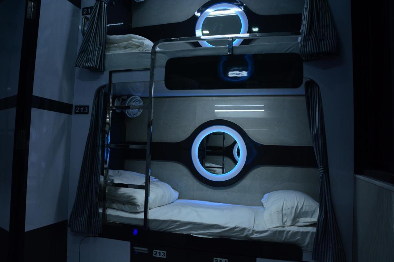 Ocean Dormitory ムンバイ エクステリア 写真