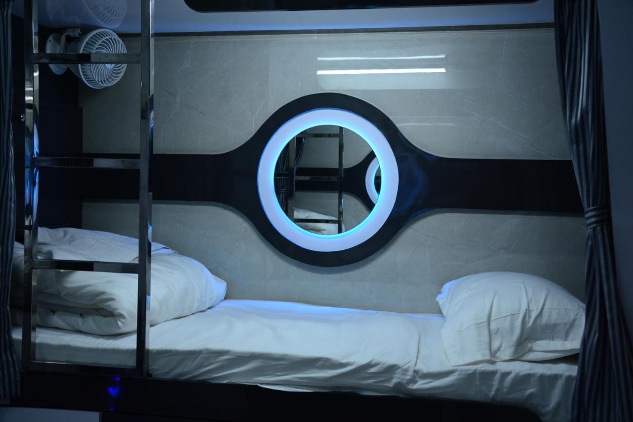 Ocean Dormitory ムンバイ エクステリア 写真
