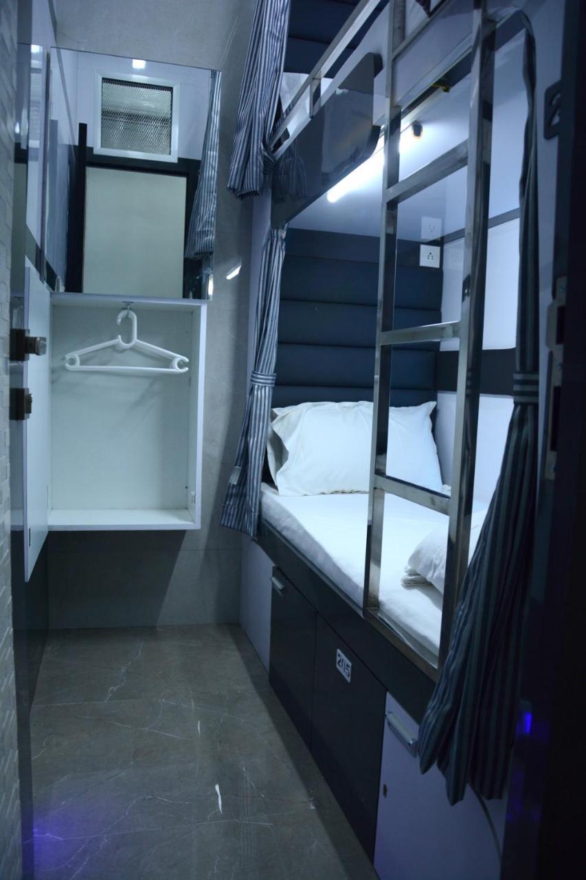 Ocean Dormitory ムンバイ エクステリア 写真
