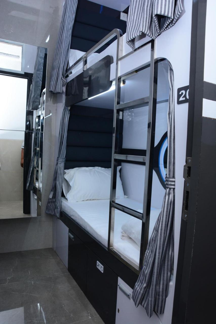 Ocean Dormitory ムンバイ エクステリア 写真