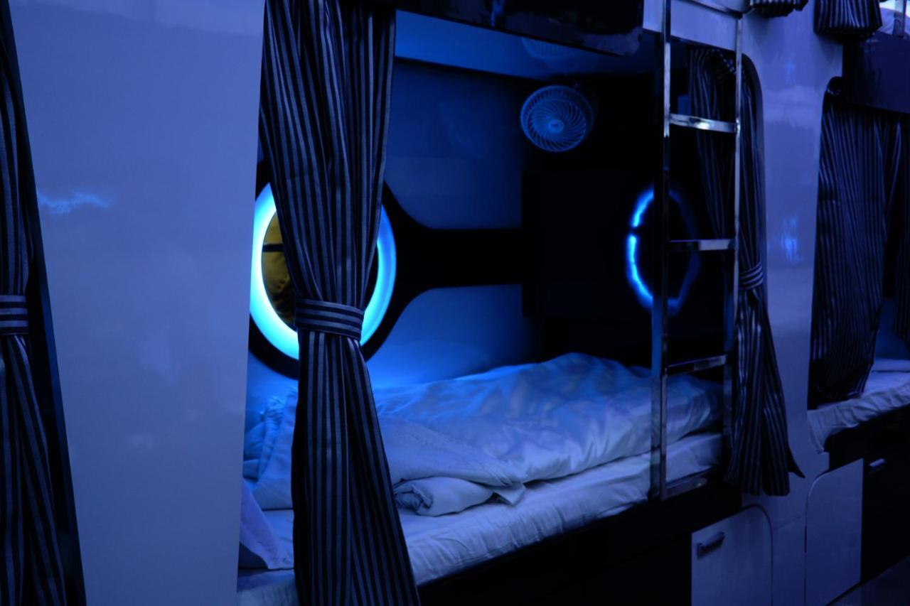 Ocean Dormitory ムンバイ エクステリア 写真