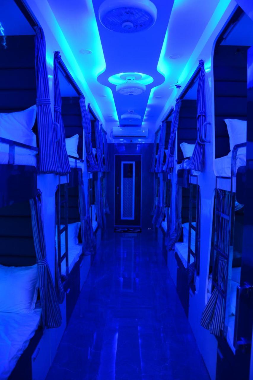 Ocean Dormitory ムンバイ エクステリア 写真