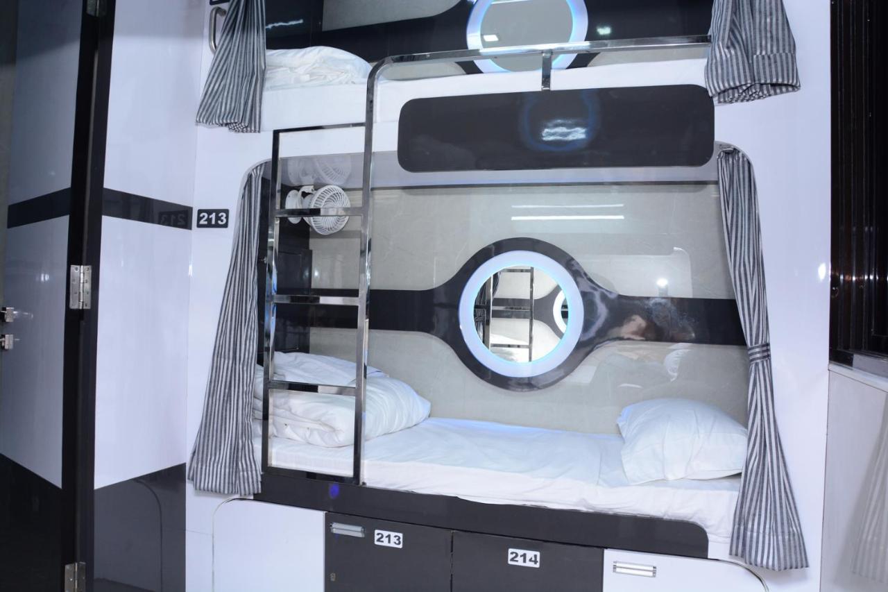 Ocean Dormitory ムンバイ エクステリア 写真