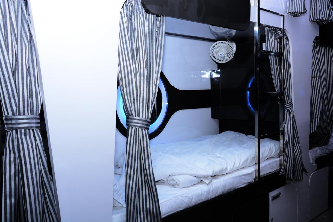 Ocean Dormitory ムンバイ エクステリア 写真
