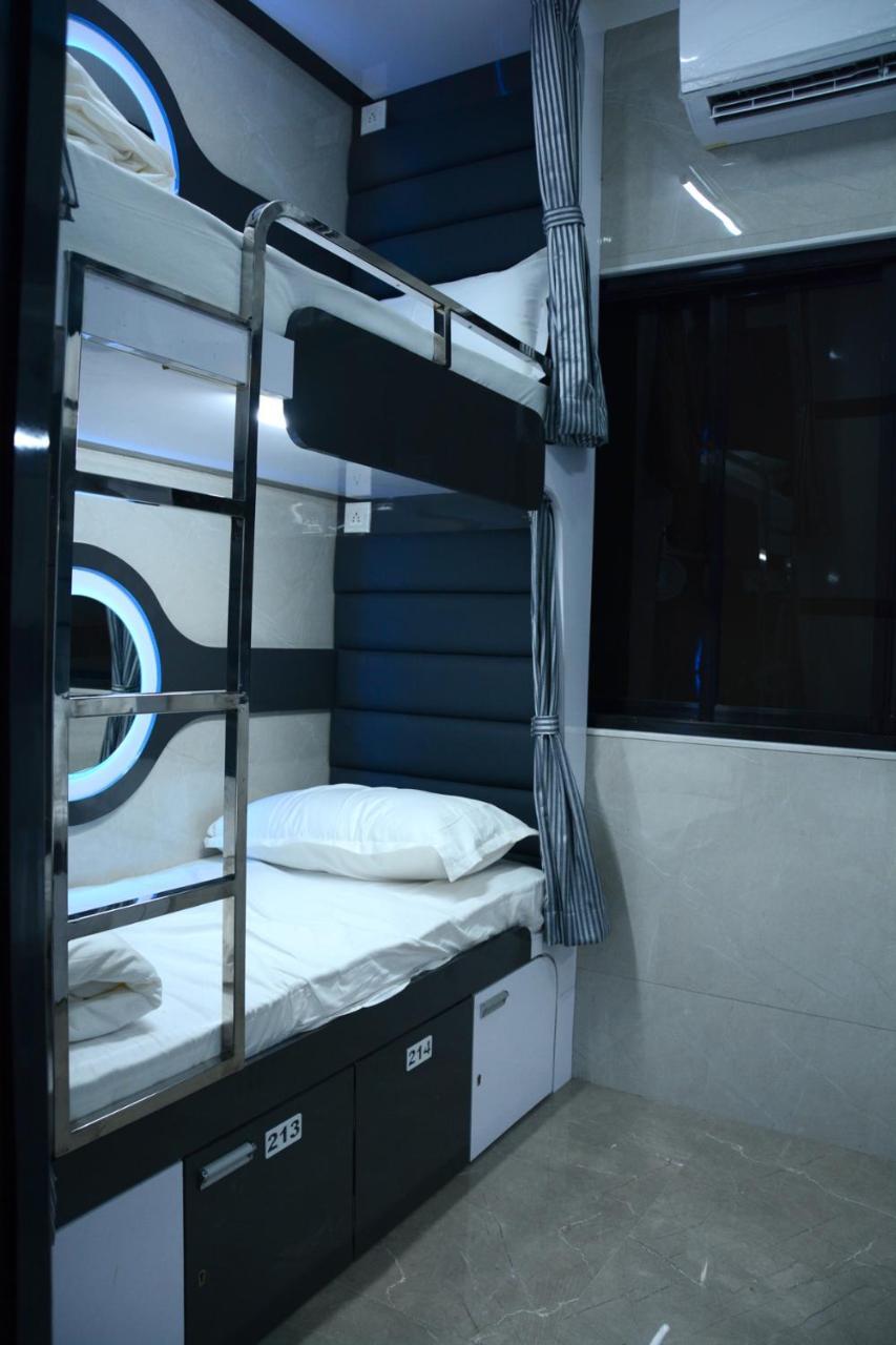 Ocean Dormitory ムンバイ エクステリア 写真