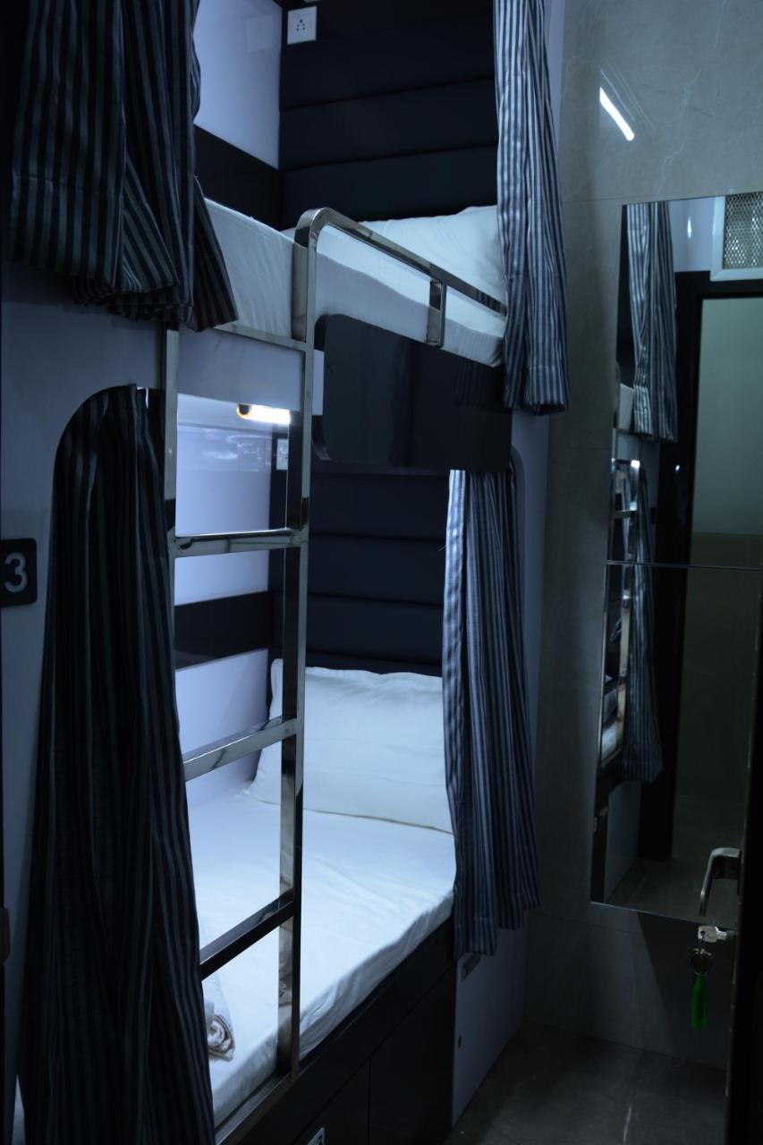 Ocean Dormitory ムンバイ エクステリア 写真