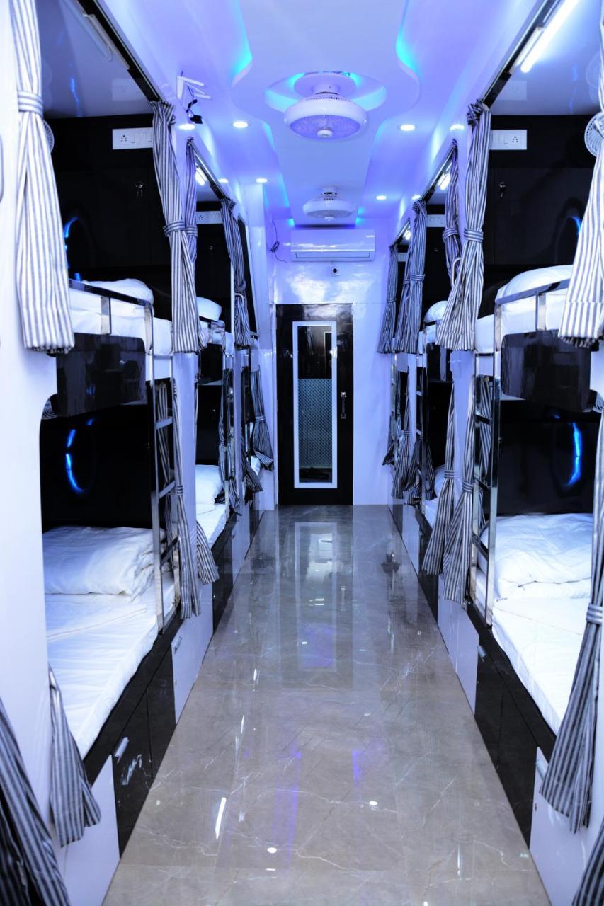 Ocean Dormitory ムンバイ エクステリア 写真